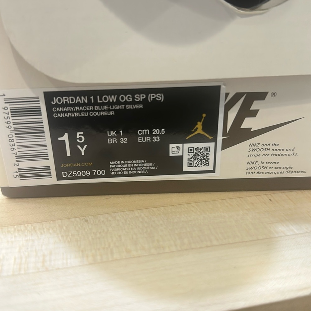 Jordan 1 Low OG SP 
Canary/Racer Blue-Light Silver
6/10